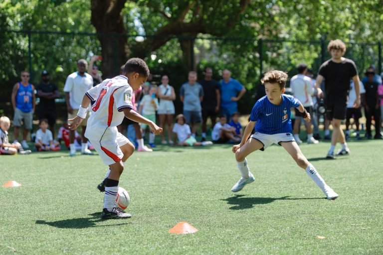 One-v-one battle in front of a crowd at a TSF event